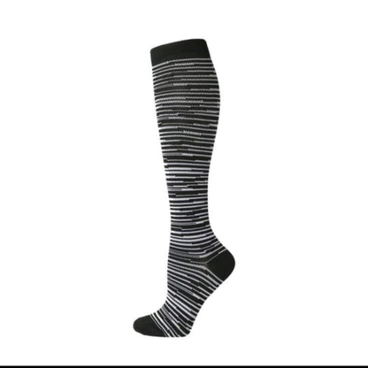 Calcetines Compresivos Largos Mujer | Minimalistas Blanco y Negro