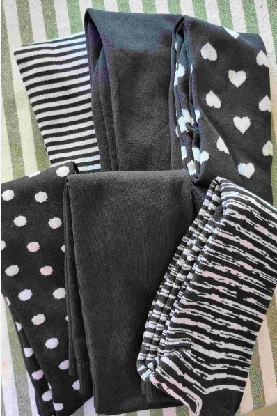 Calcetines Compresivos Largos Mujer | Minimalistas Blanco y Negro